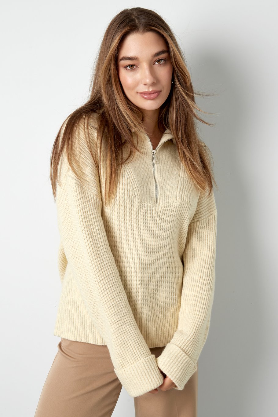 Neutraler Strickpullover - Schwarz Bild2